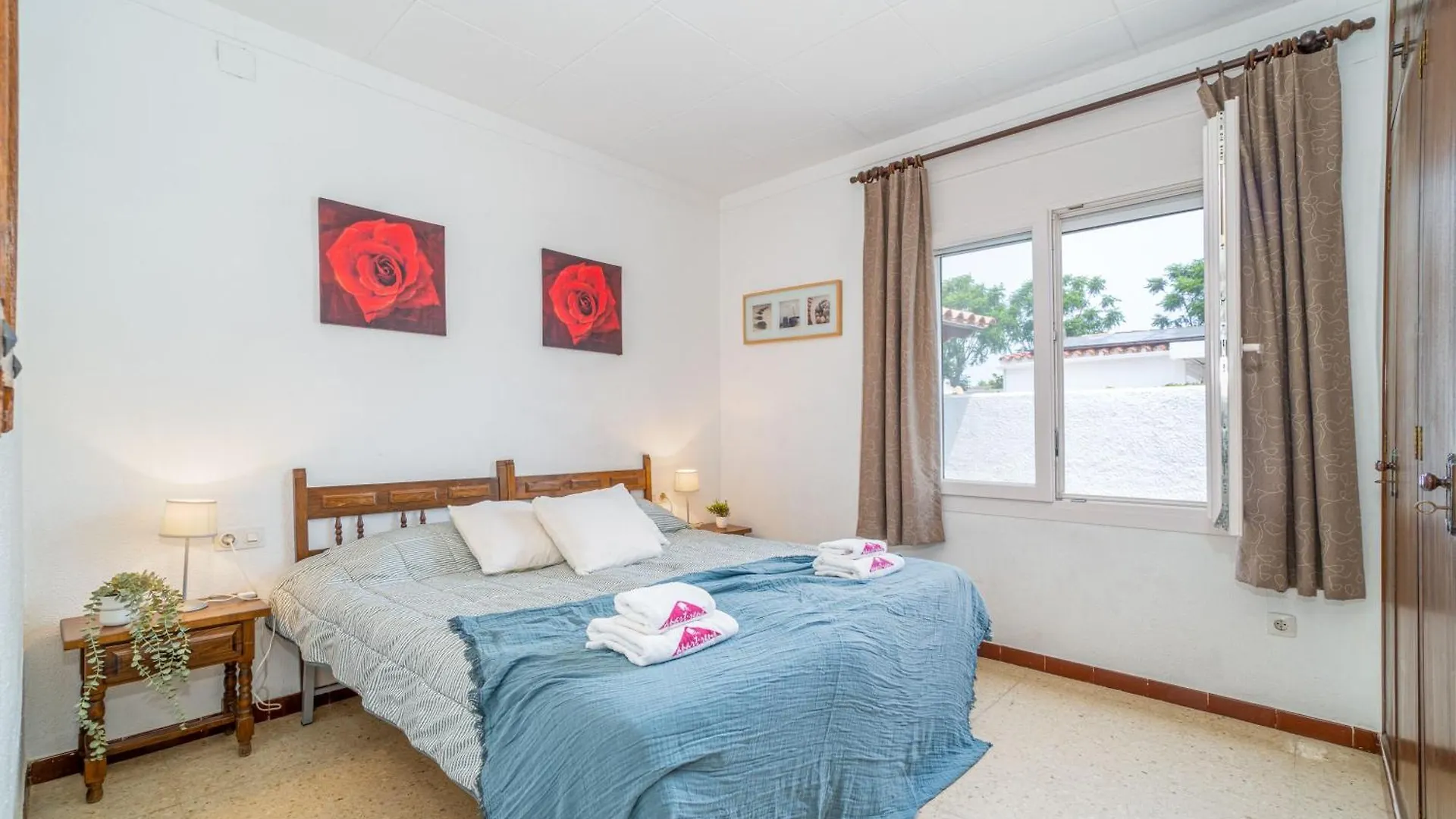 Apart-Rent Casa Montseny 0119 Empuriabrava Villa