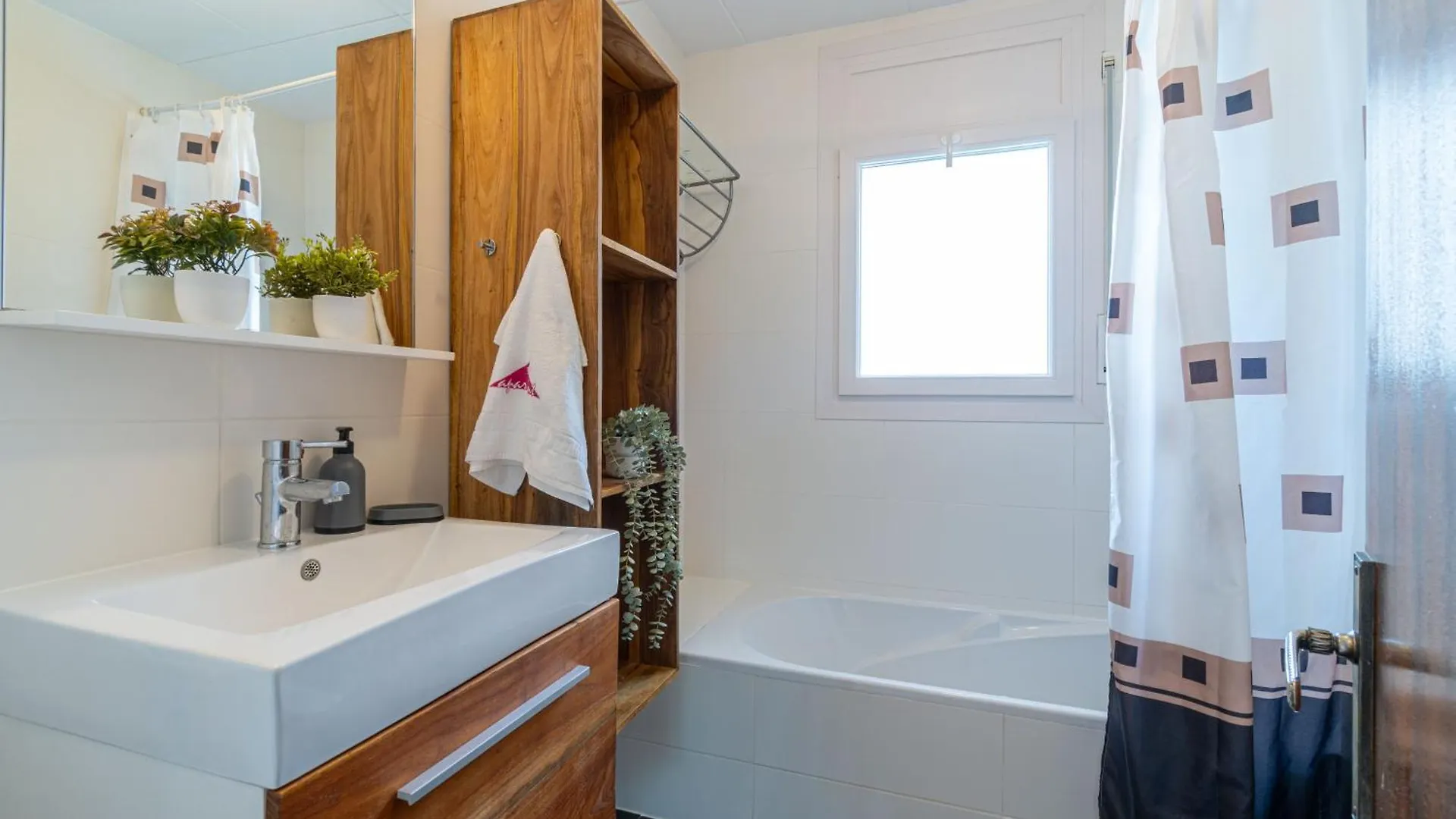 Apart-Rent Casa Montseny 0119 Empuriabrava