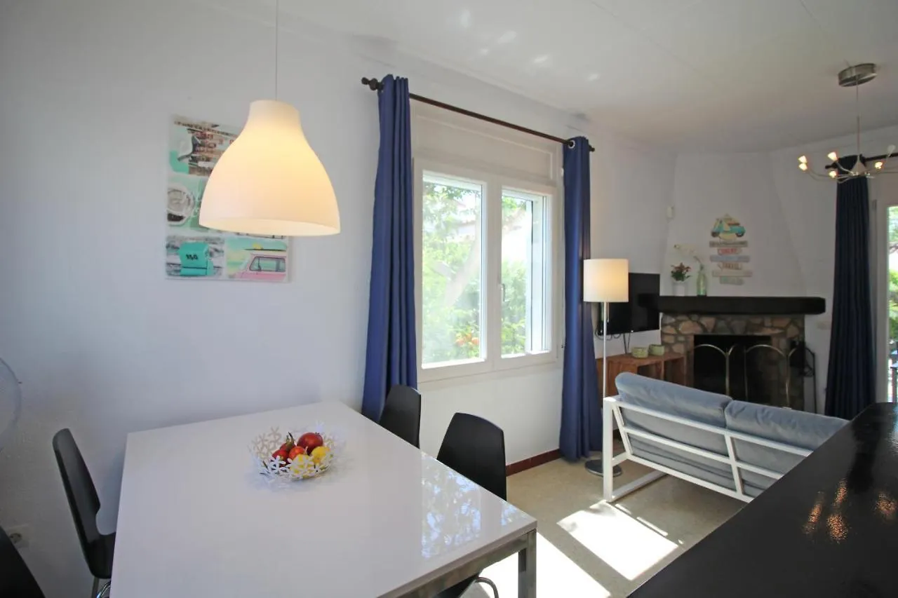 Apart-Rent Casa Montseny 0119 Empuriabrava Villa