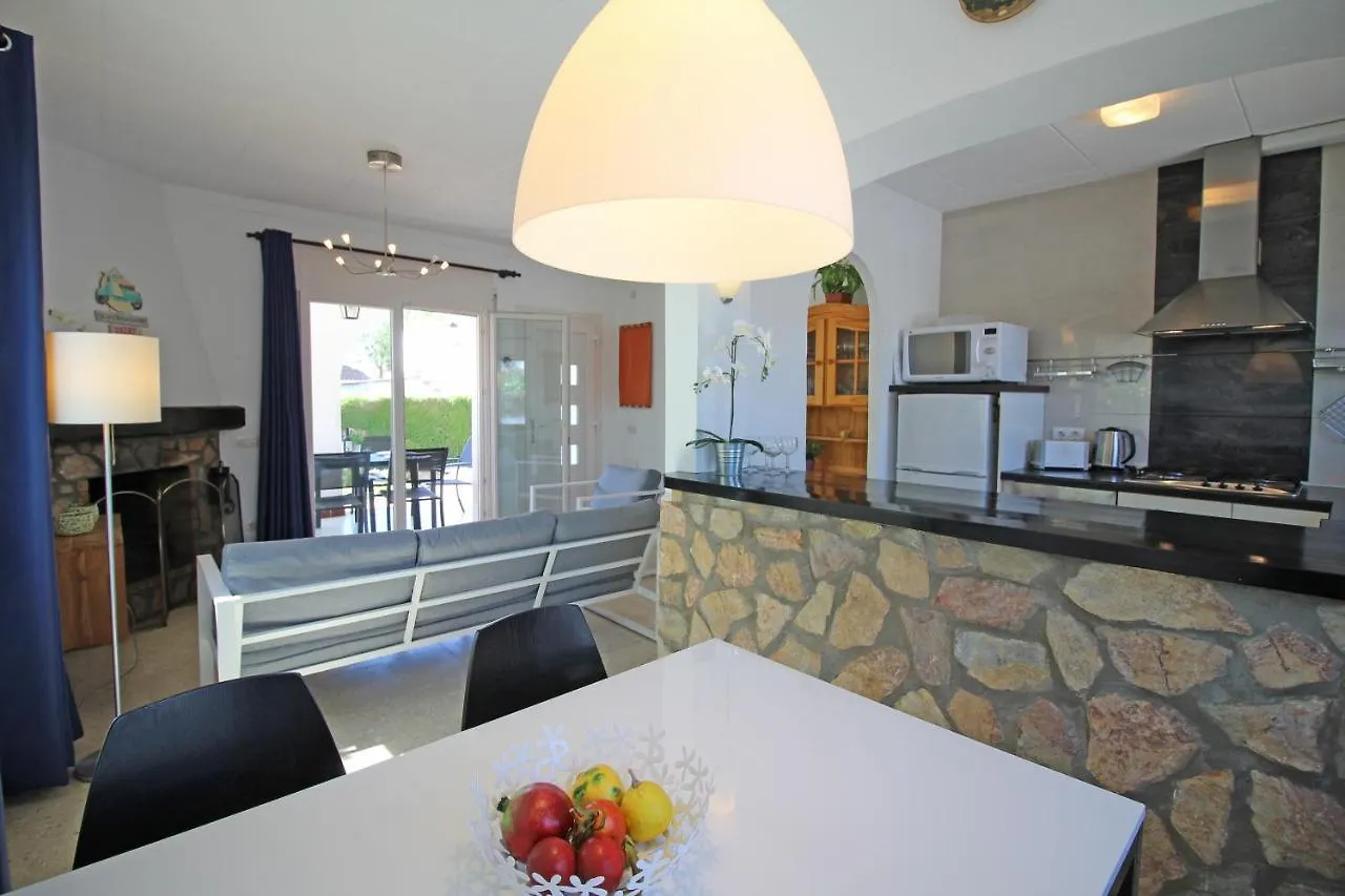 Apart-Rent Casa Montseny 0119 Empuriabrava Villa
